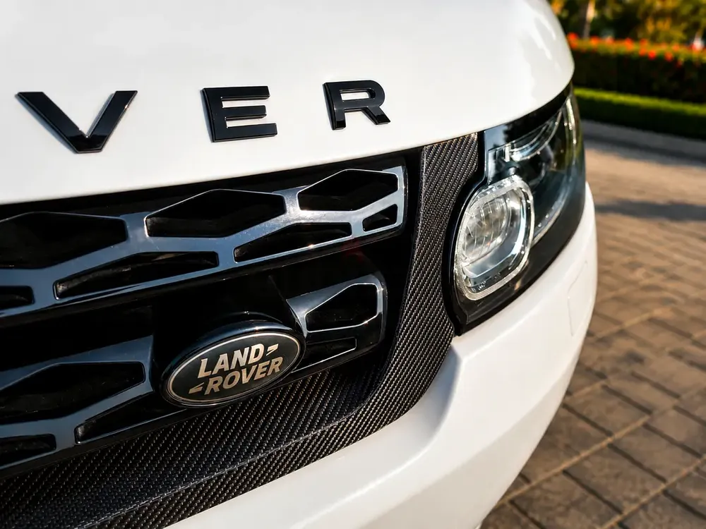 RANGE ROVER SPORT SVR - Image 9