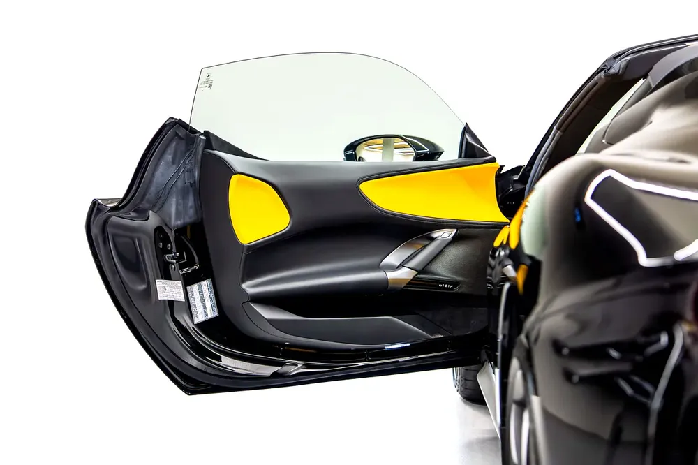 2023 Ferrari SF90 Spider - 393 Km - GCC Spec - Warranty and Lease to Own Available - Image 10