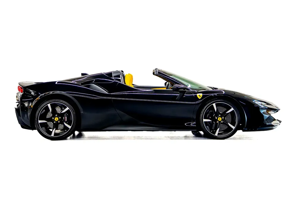 2023 Ferrari SF90 Spider - 393 Km - GCC Spec - Warranty and Lease to Own Available - Image 5