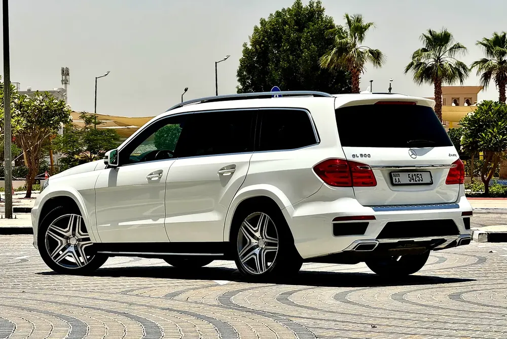 Mercedes Benz GL 500 V8 4•Matic Gcc Specs - Image 7