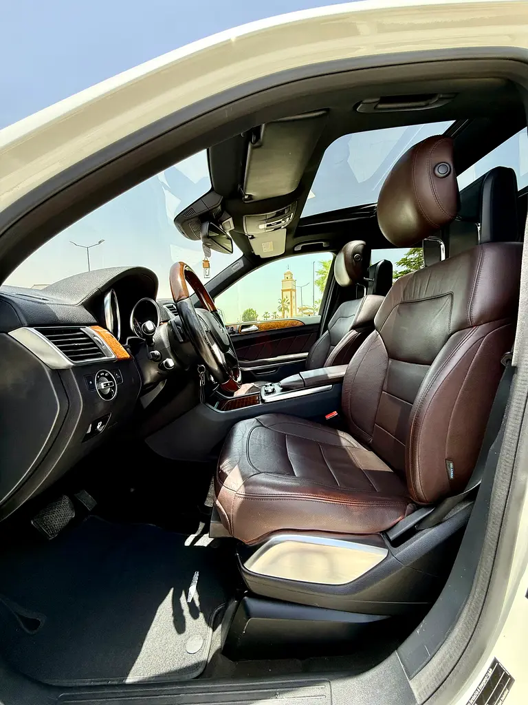 Mercedes Benz GL 500 V8 4•Matic Gcc Specs - Image 9