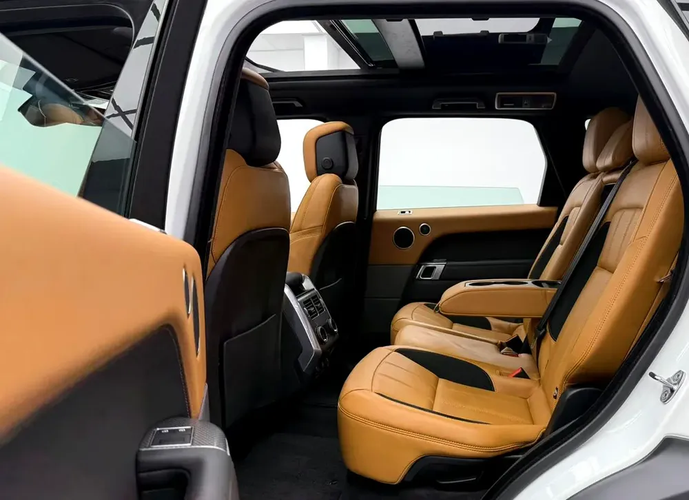 2022 Range Rover Sport HSE Dynamic, 2027 Range Rover Warranty, Full Range Rover Service History, GCC - Image 17