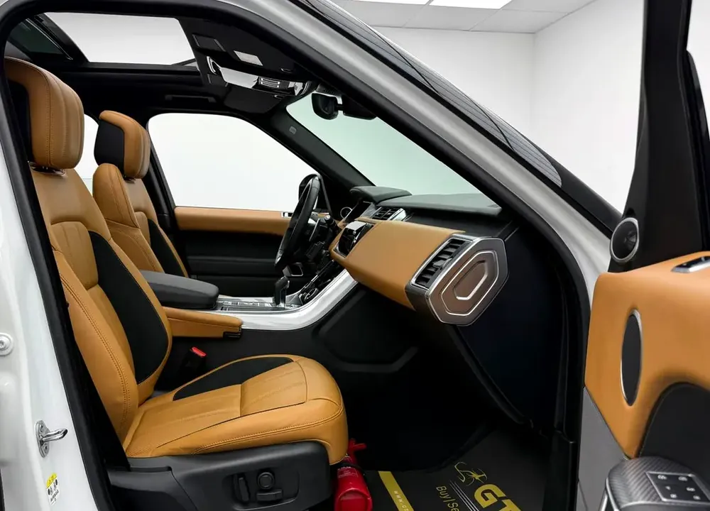 2022 Range Rover Sport HSE Dynamic, 2027 Range Rover Warranty, Full Range Rover Service History, GCC - Image 9