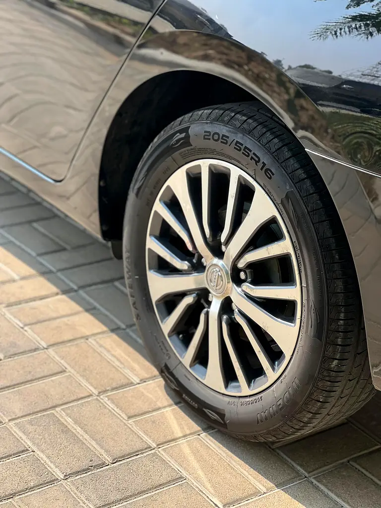 Nissan Sentra SV 2019, American Specs - Well Maintained - Image 11