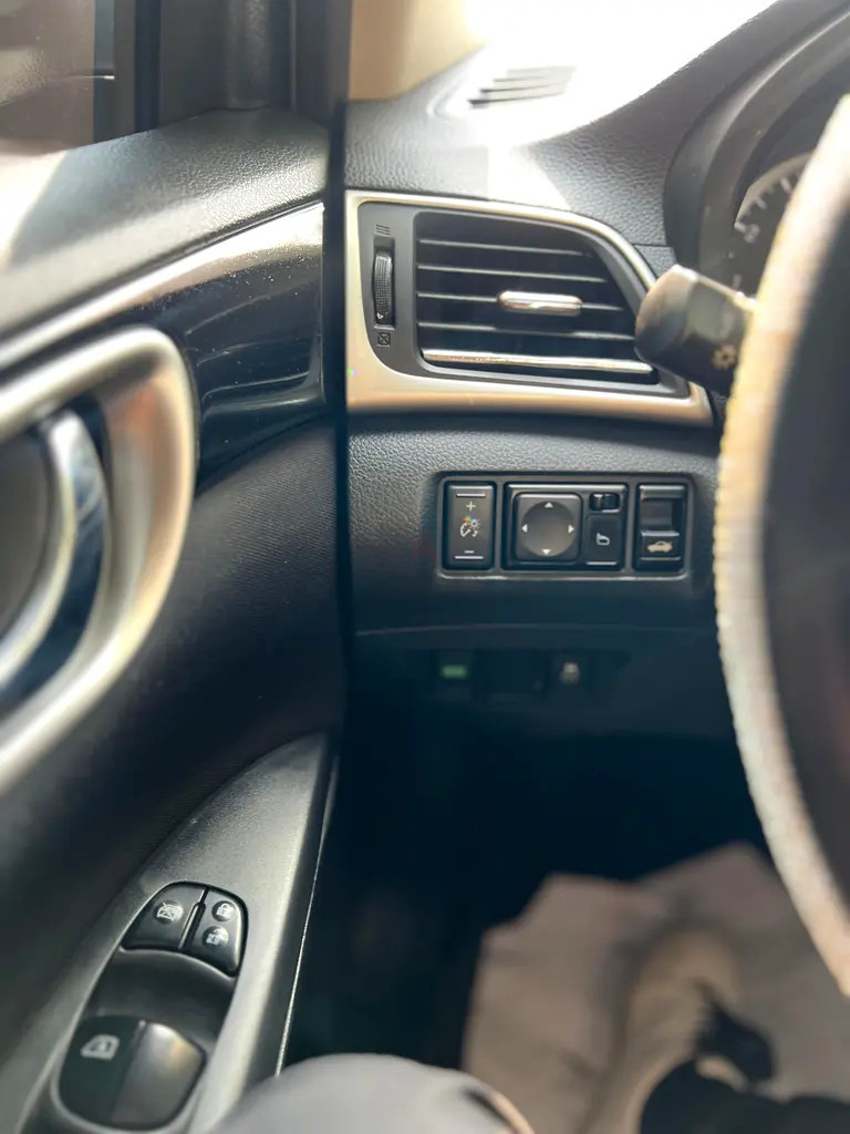 Nissan Sentra SV 2019, American Specs - Well Maintained - Image 7