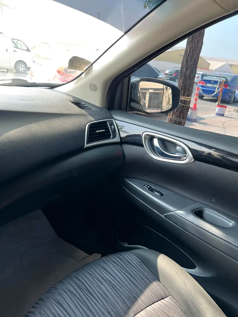 Nissan Sentra SV 2019, American Specs - Well Maintained - Image 8