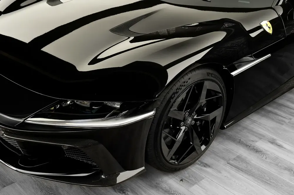 FERRARI | 12 CILINDRI | 2026MY | FULL SPECS CARBON FIBER INSIDE OUTSIDE - Image 17