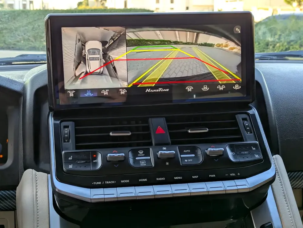 TOYOTA LAND CRUISER 2015 FACELIFTED 2025 WITH INTERIOR AND EXTERIOR GCC V6 4.0L - Image 11