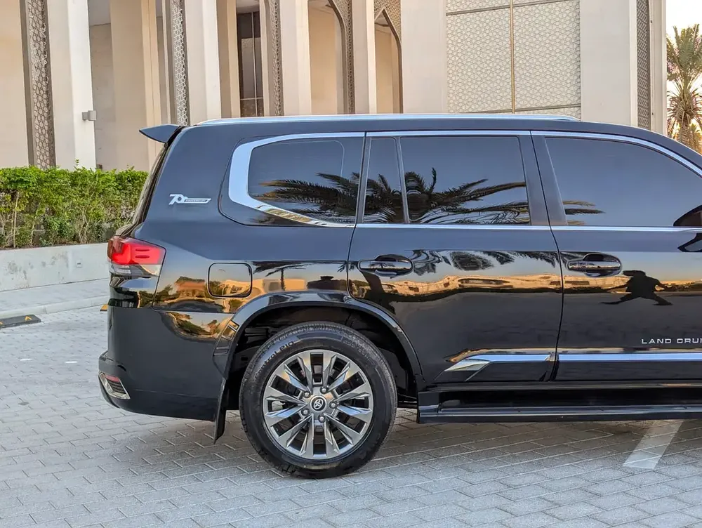 TOYOTA LAND CRUISER 2015 FACELIFTED 2025 WITH INTERIOR AND EXTERIOR GCC V6 4.0L - Image 14