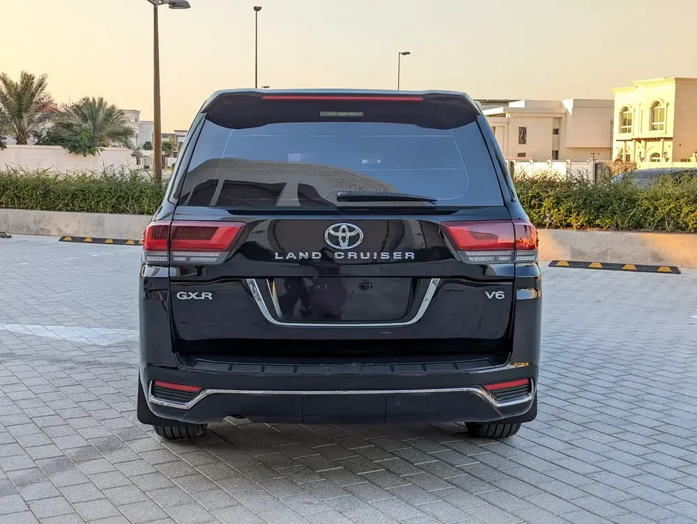 TOYOTA LAND CRUISER 2015 FACELIFTED 2025 WITH INTERIOR AND EXTERIOR GCC V6 4.0L - Image 19