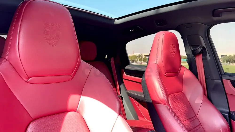 Lady Owner, 2023 Porsche Cayenne Coupe, Black Edition - Image 11
