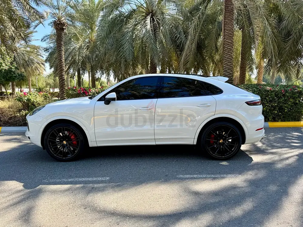 Lady Owner, 2023 Porsche Cayenne Coupe, Black Edition - Image 16