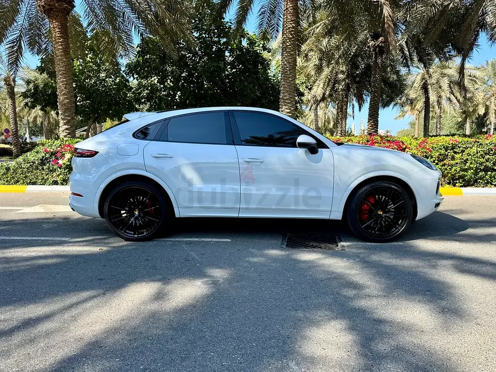 Lady Owner, 2023 Porsche Cayenne Coupe, Black Edition - Image 17