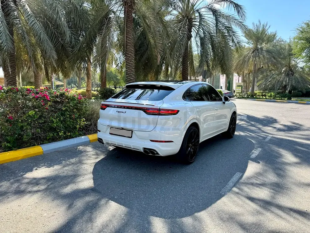 Lady Owner, 2023 Porsche Cayenne Coupe, Black Edition - Image 4