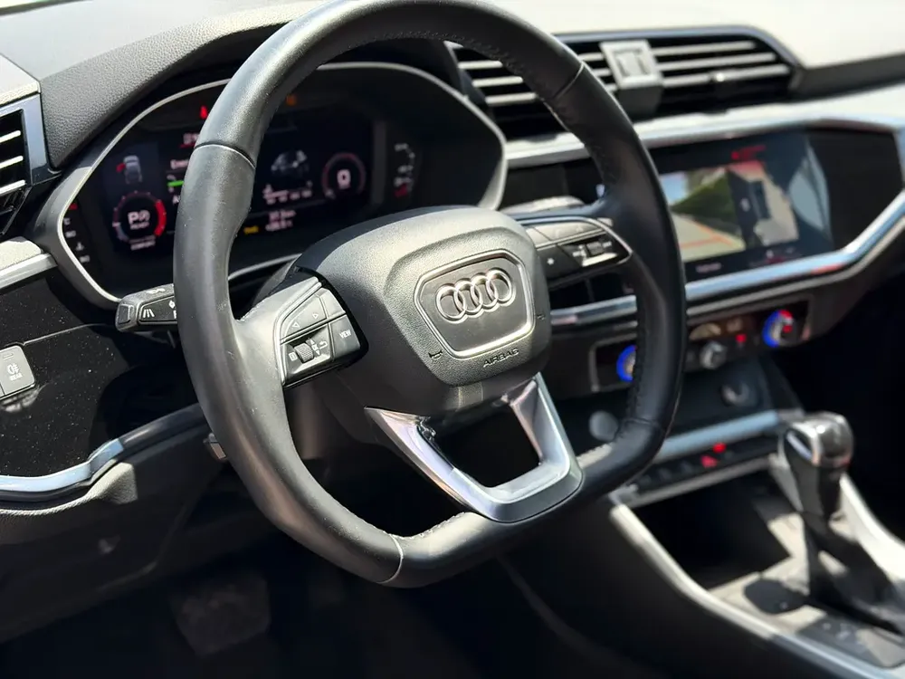 Audi Q3 40 TFSI S-Line 2020 (S-Line Package – GCC – Perfect Condition) - Image 10