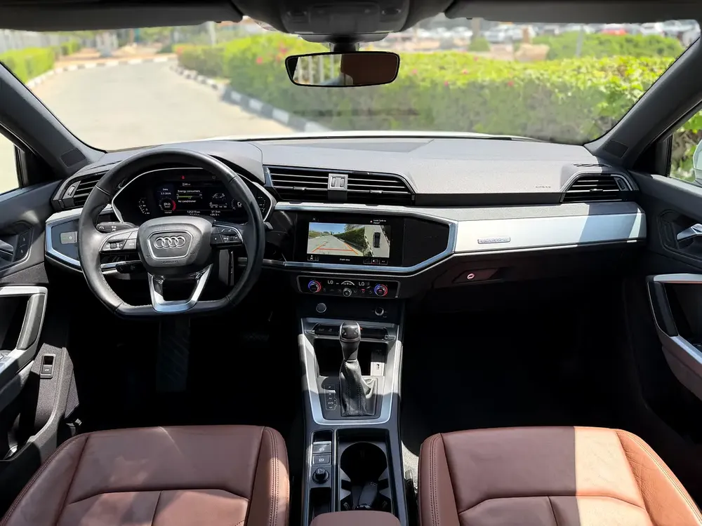 Audi Q3 40 TFSI S-Line 2020 (S-Line Package – GCC – Perfect Condition) - Image 11