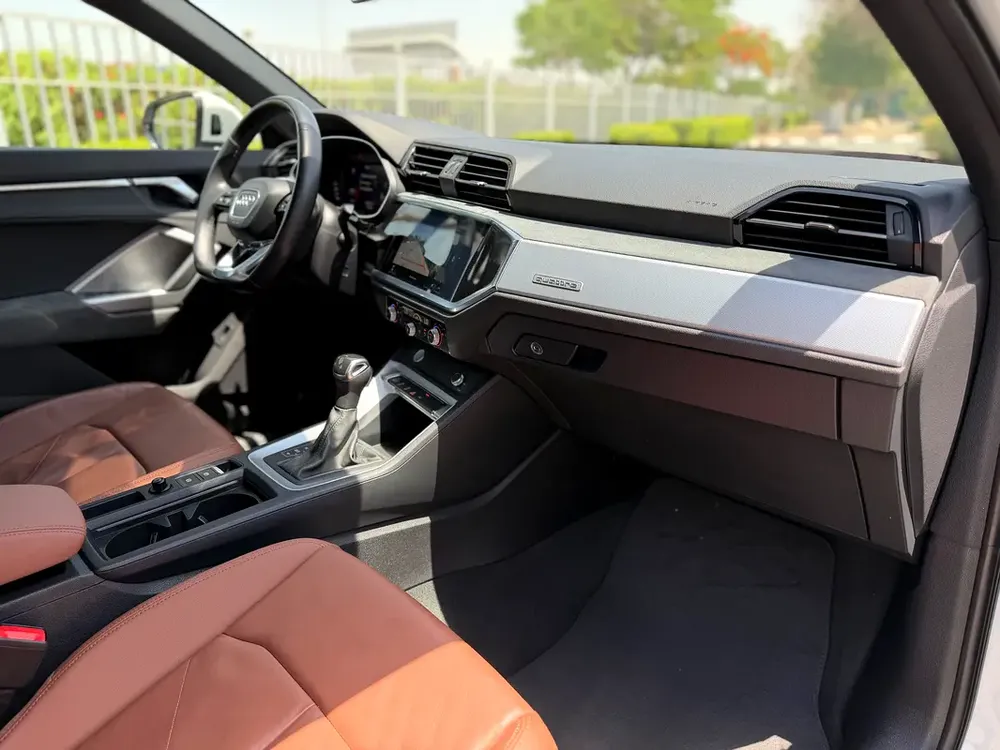 Audi Q3 40 TFSI S-Line 2020 (S-Line Package – GCC – Perfect Condition) - Image 13