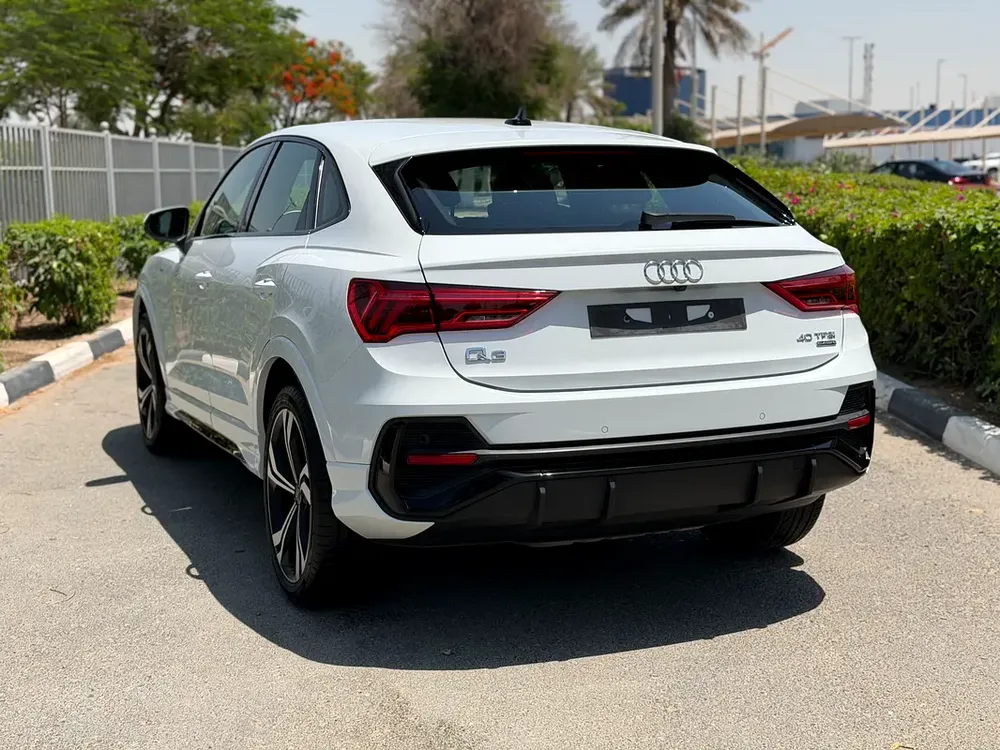 Audi Q3 40 TFSI S-Line 2020 (S-Line Package – GCC – Perfect Condition) - Image 9