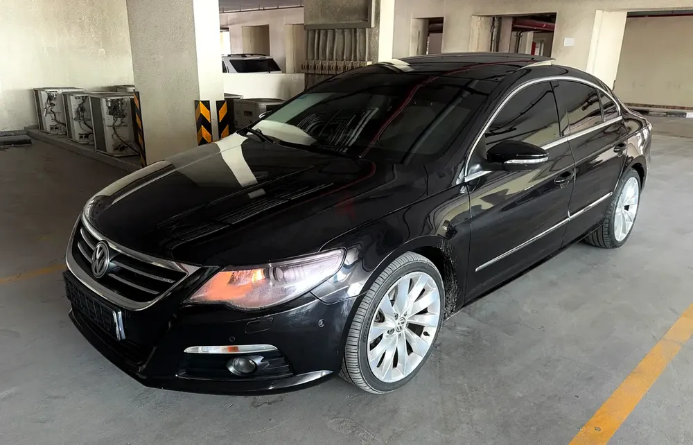 2010 Volkswagen Passat 2 keys. Limited.  4 cylinder. 1.9. GCC panoramic roof. Android WiFi. Rev cam. - Image 12