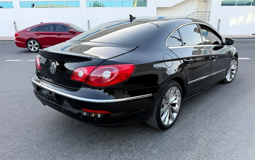 2010 Volkswagen Passat 2 keys. Limited.  4 cylinder. 1.9. GCC panoramic roof. Android WiFi. Rev cam. - Image 16