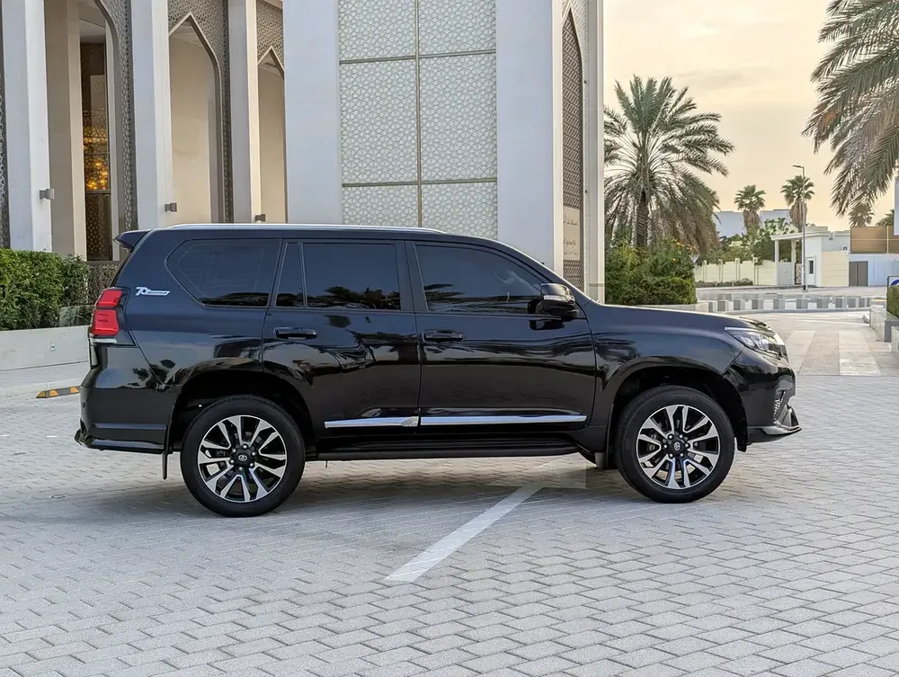 2023 Toyota Prado TXL - V4 2.7L - GCC Specs - Like New - Image 16