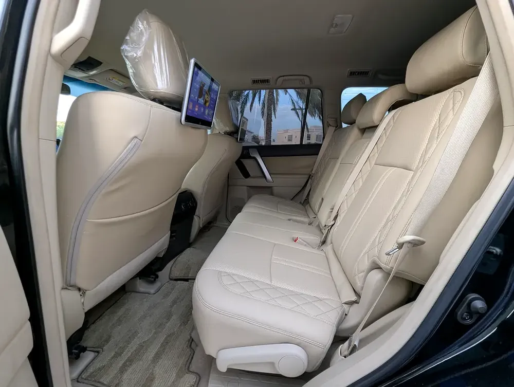 2023 Toyota Prado TXL - V4 2.7L - GCC Specs - Like New - Image 8
