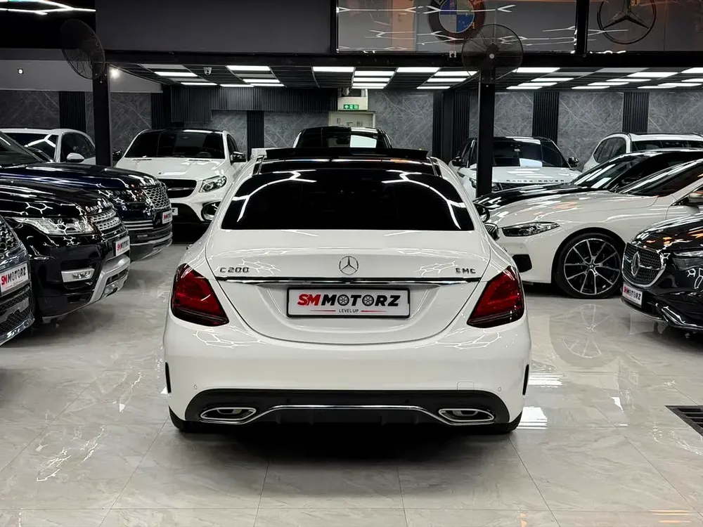 AMG Full Option | Low Kms | Apple Car Play | Full Service History | Warranty | GCC Specs - Image 5