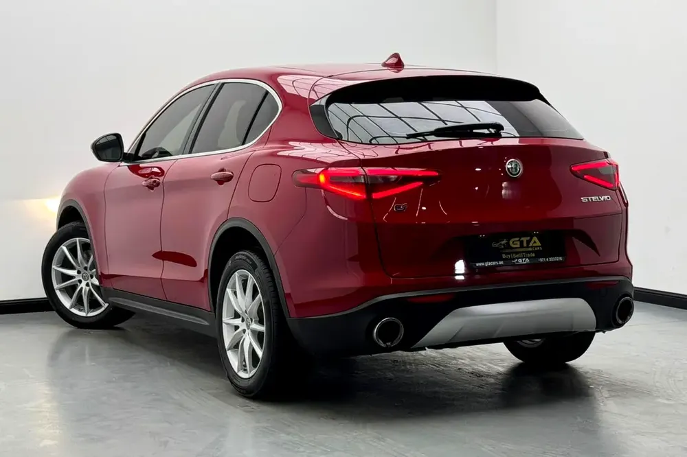 2018 Alfa Romeo Stelvio Q4 Super, Service History, 1 Year Warranty, GCC - Image 4