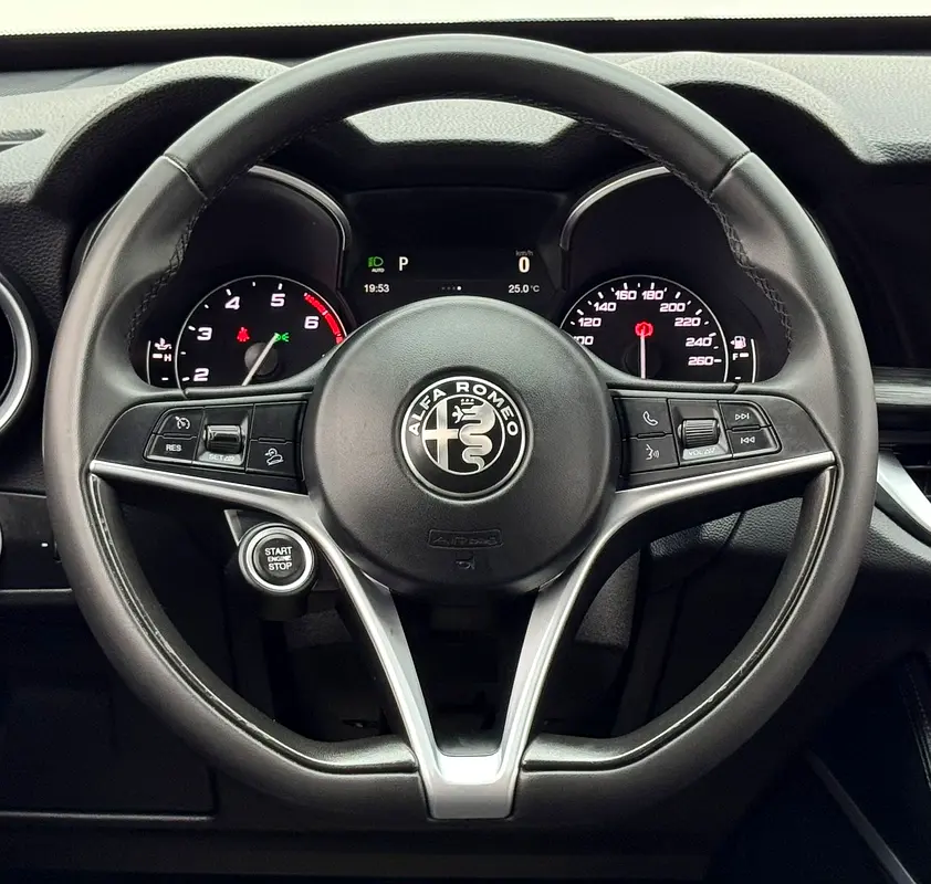 2018 Alfa Romeo Stelvio Q4 Super, Service History, 1 Year Warranty, GCC - Image 9
