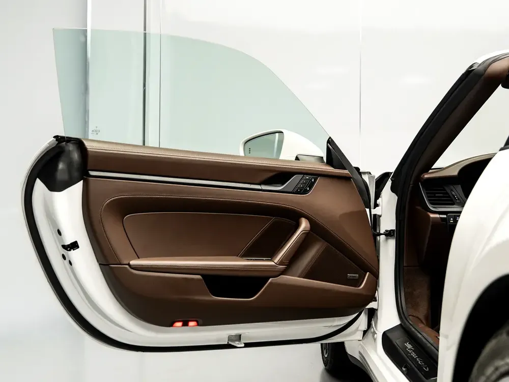SUMMER STARTS NOW | EXCLUSIVE DEAL BY BLACKLINE,  2025 911 Targa 4 GTS, 2027 Porsche Warranty, GCC - Image 8