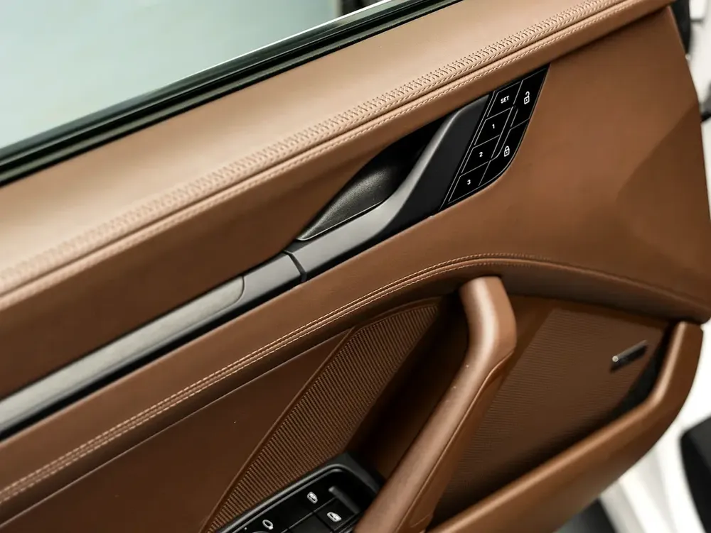 SUMMER STARTS NOW | EXCLUSIVE DEAL BY BLACKLINE,  2025 911 Targa 4 GTS, 2027 Porsche Warranty, GCC - Image 9