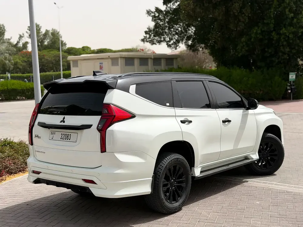 Mitsubishi Montero Sport Prime Edition 4WD Top Of The Range 2023 Like New - Image 7