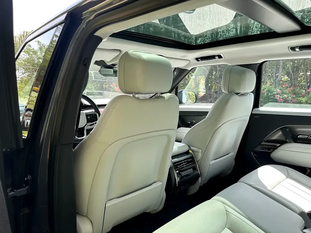 2023 Range Rover Sport SE D250 | Diesel Engine | 3.0-liter V6 250 HP | As New - Image 12