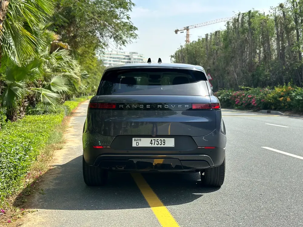 2023 Range Rover Sport SE D250 | Diesel Engine | 3.0-liter V6 250 HP | As New - Image 5