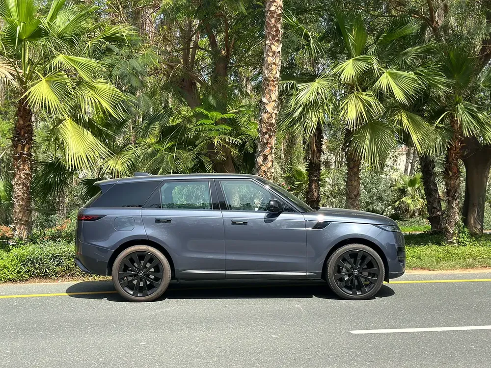 2023 Range Rover Sport SE D250 | Diesel Engine | 3.0-liter V6 250 HP | As New - Image 6
