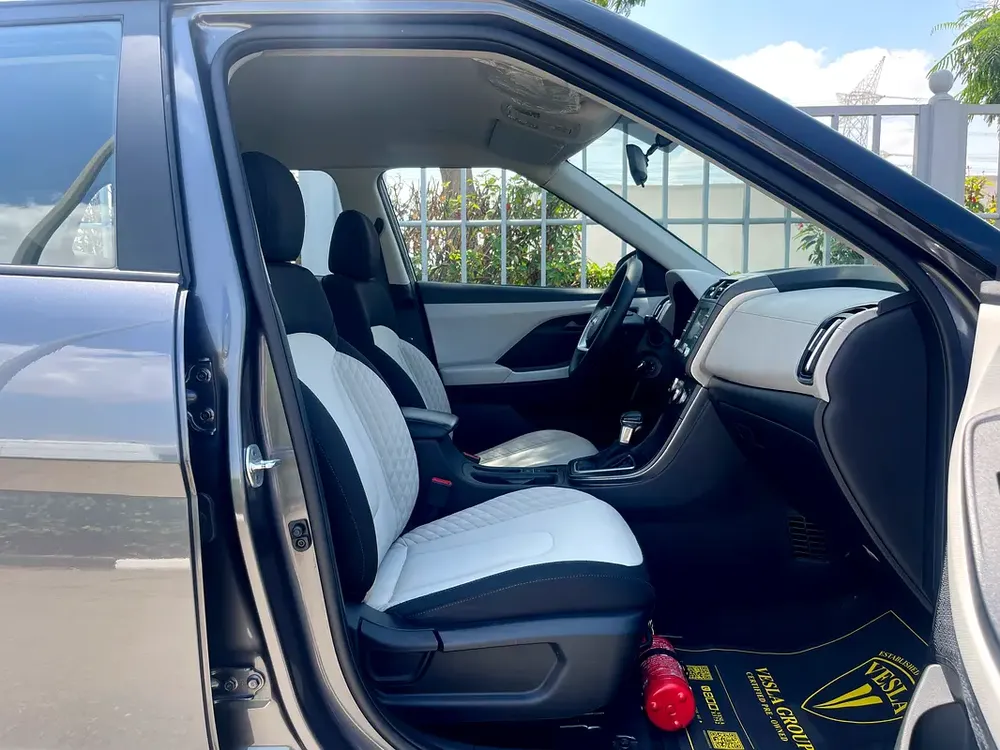 UNLIMITED MILEAGE WARRANTY / NAVIGATION + CAMERA +CRUISE CONTROL + APPLE CAR PLAY / IN HOUSE FINANCE - Image 17