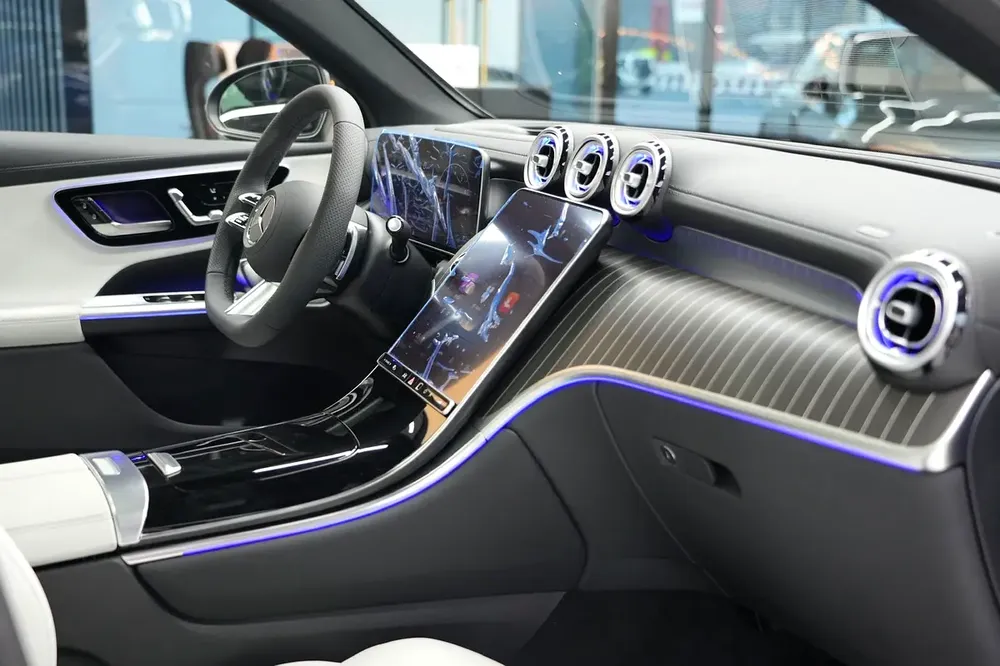 Mercedes-Benz GLC 200 Coupe 2026 - GCC Specs - Brand New! - Image 11