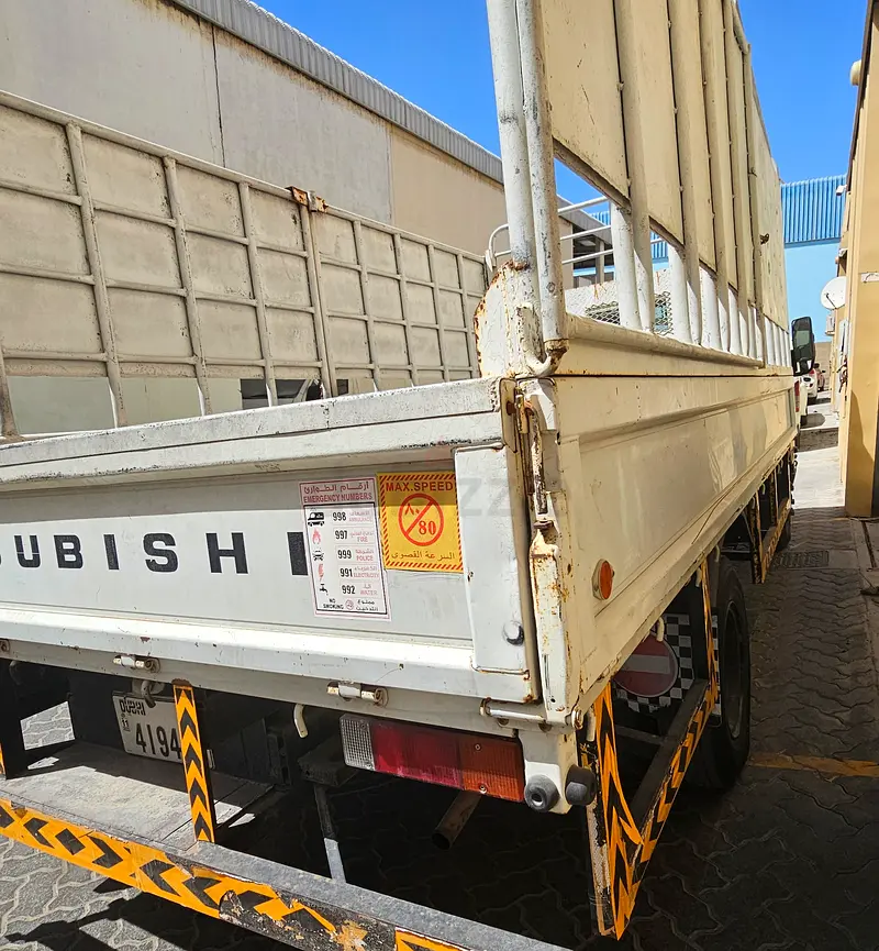Mitsubishi Canter Standard 2011 GCC Specs - Image 5