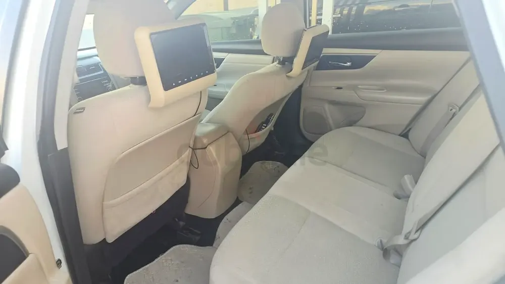 NISSAN ALTIMA SPORT 2015. (18-inch Black Alloy wheels,4 New Tyres) - Image 7