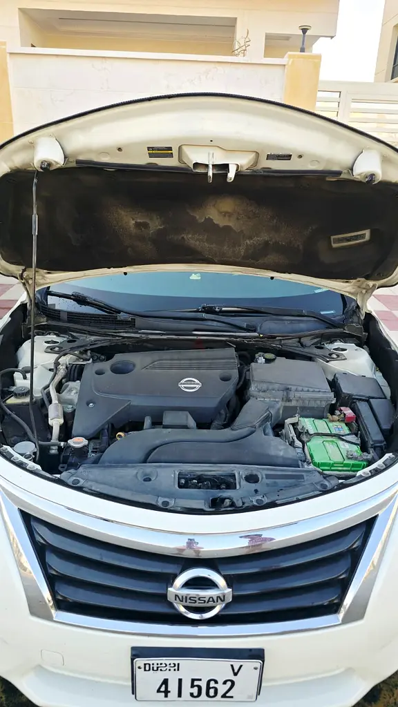 NISSAN ALTIMA SPORT 2015. (18-inch Black Alloy wheels,4 New Tyres) - Image 9