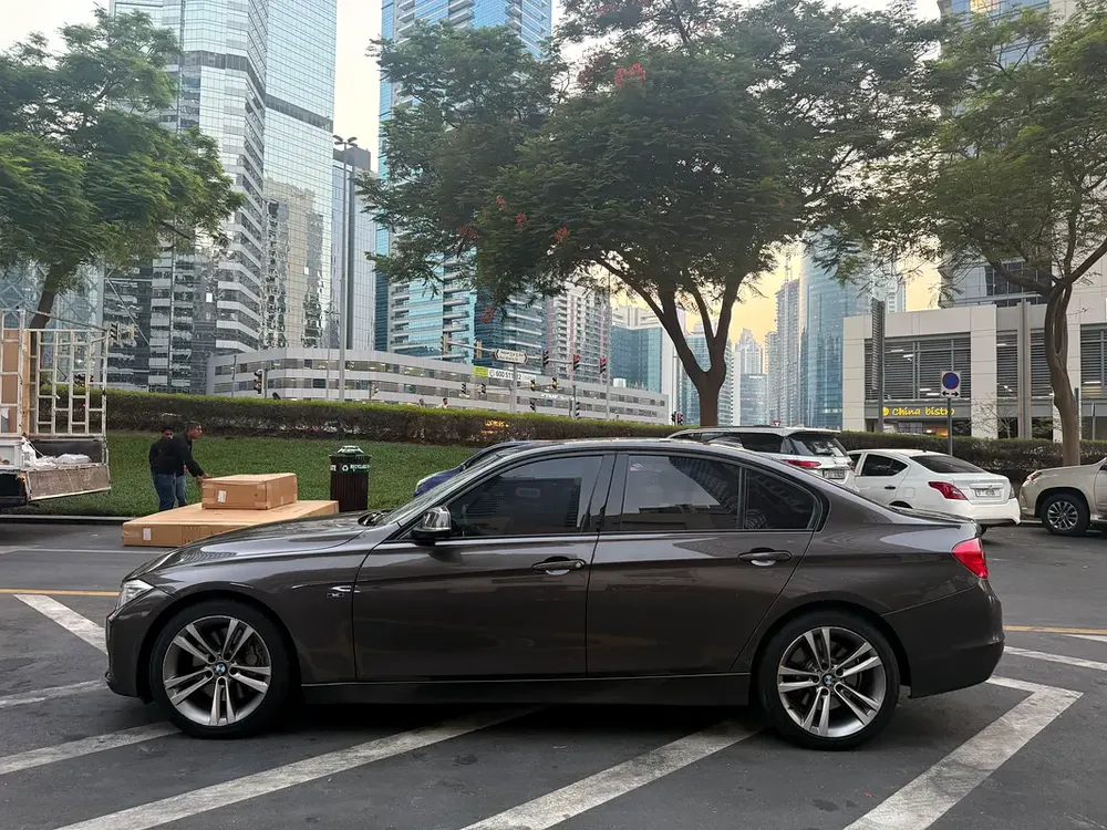 2014 BMW 3-Series 335i 3.0L | GCC Specifications | Perfect Condition - Image 4