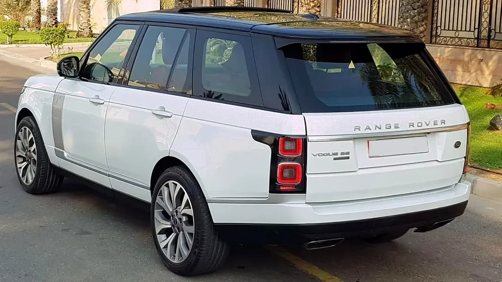 Land Rover Range Rover Autobiography 2015 GCC Specs - Pristine Condition - Image 11