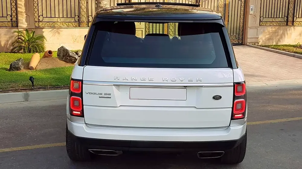 Land Rover Range Rover Autobiography 2015 GCC Specs - Pristine Condition - Image 8