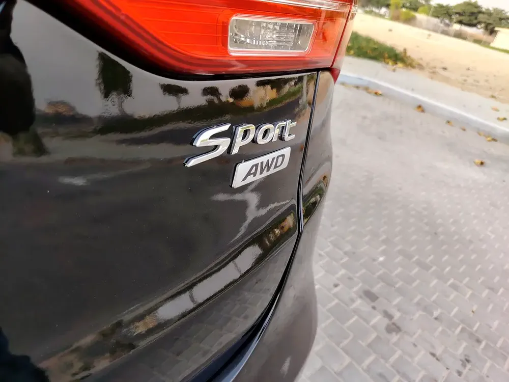 2016 Hyundai Santa Sport 2016 US Clean Title Premium Condition MID Sized Family SUV - Image 18