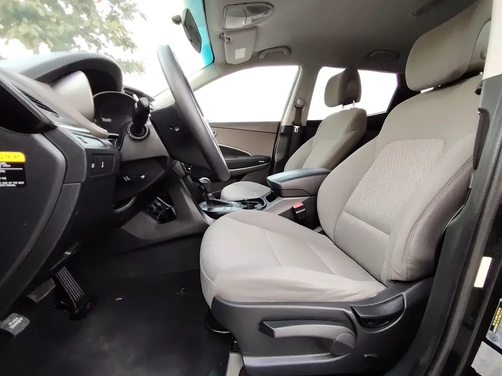 2016 Hyundai Santa Sport 2016 US Clean Title Premium Condition MID Sized Family SUV - Image 7