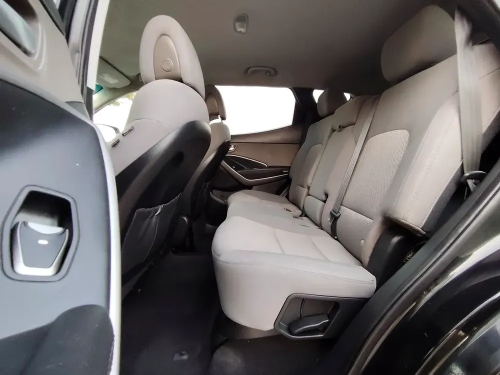 2016 Hyundai Santa Sport 2016 US Clean Title Premium Condition MID Sized Family SUV - Image 9