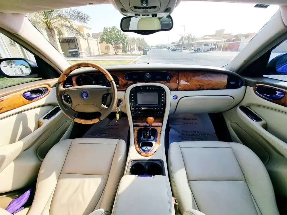 JAGUAR XJL 2004, GCC, ONLY 89000 KMS - Image 6