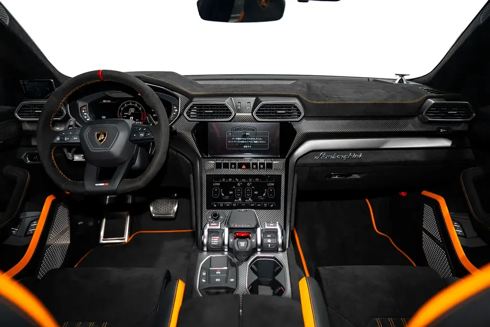 URUS PERFORMANTE | FULL CARBON INT/EXT | EXTENDED PERFORMANTE TRIM | SUNSHINE PACKAGE - Image 10