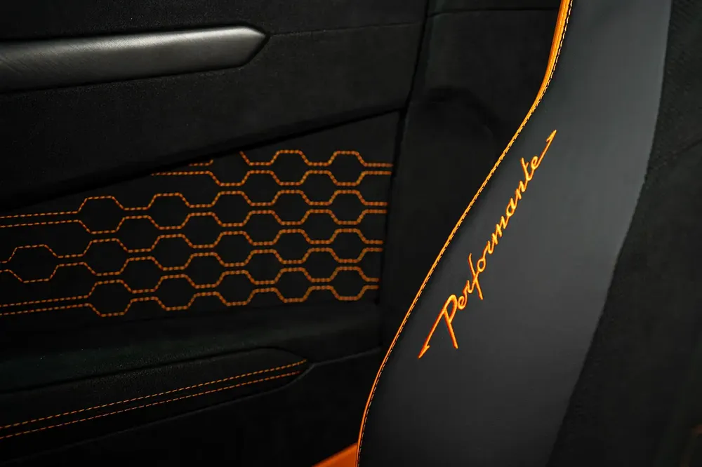 URUS PERFORMANTE | FULL CARBON INT/EXT | EXTENDED PERFORMANTE TRIM | SUNSHINE PACKAGE - Image 16