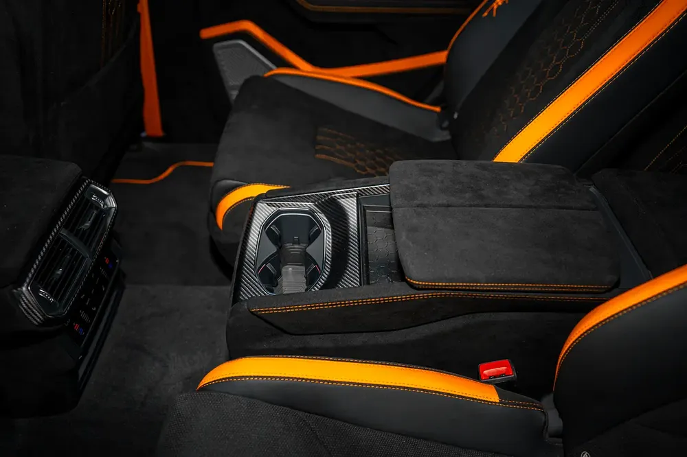 URUS PERFORMANTE | FULL CARBON INT/EXT | EXTENDED PERFORMANTE TRIM | SUNSHINE PACKAGE - Image 17